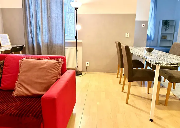 Urban Marvel Retro Apartament